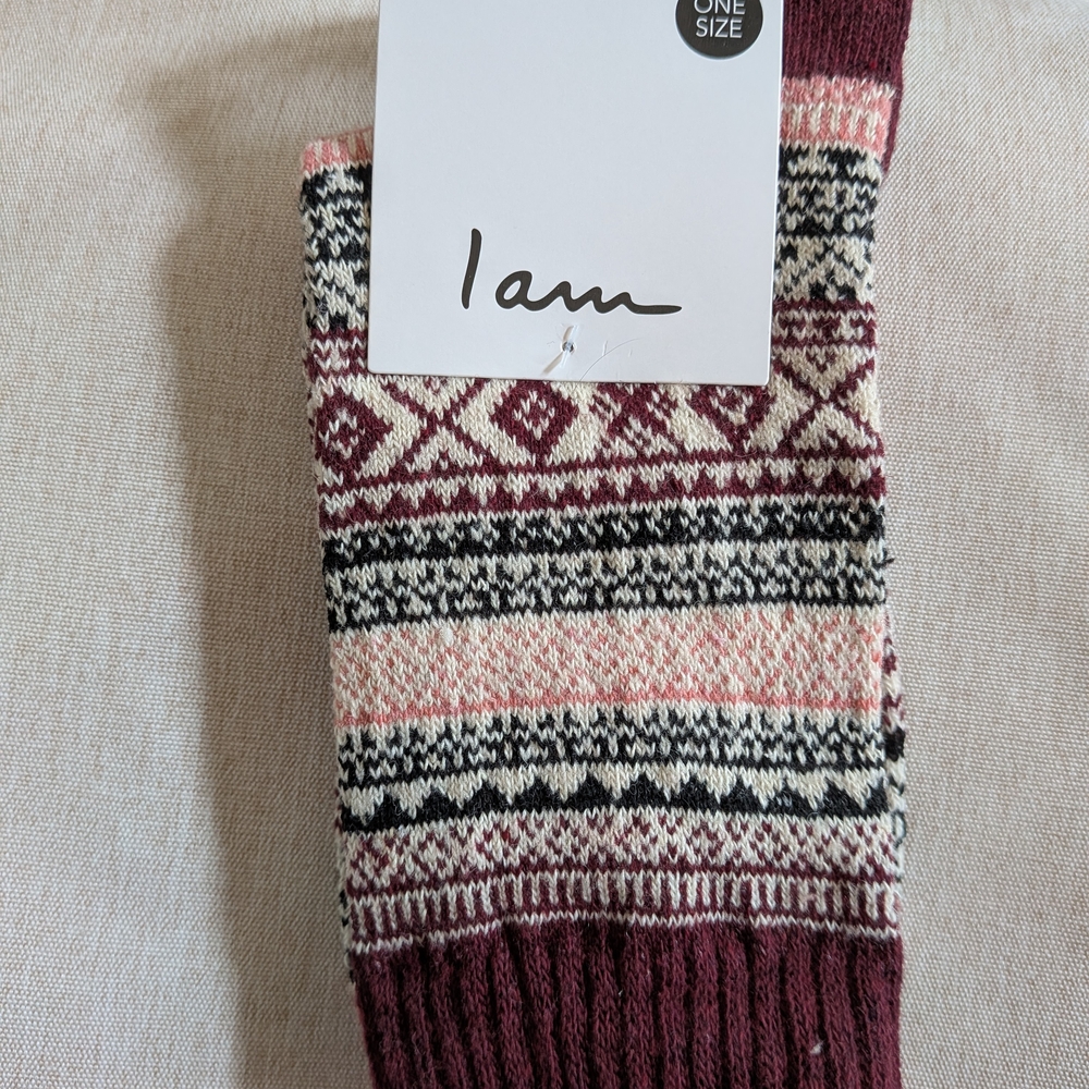 Patterned Knit Socks in Burgundy and Pink